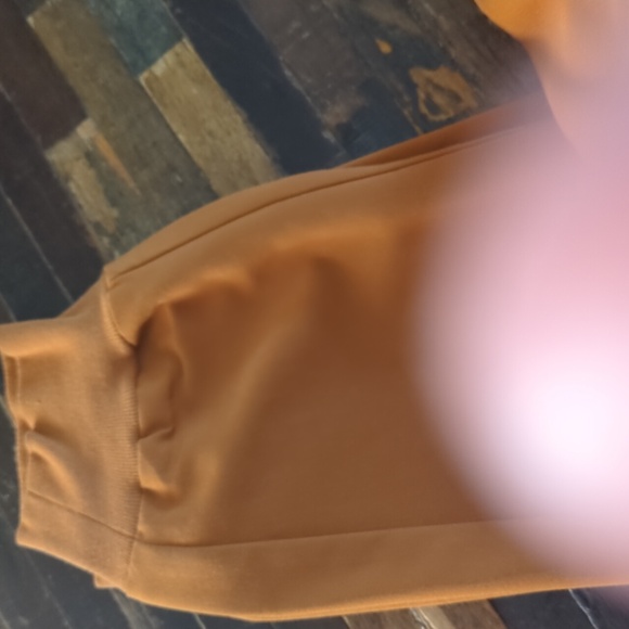 Figs Tan Scrub Set - Picture 4 of 4